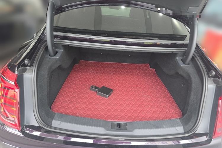 Used Hongqi H9 2020 Revised Version 2.0T Smart Connect Flagship Edition Trunk