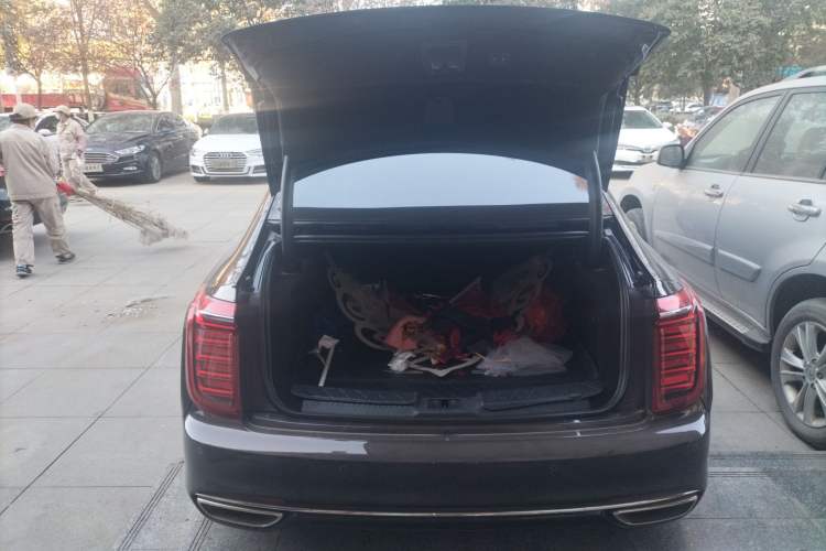 Used Hongqi H9 2020 Revised Version 2.0T Smart Connect Flagship Edition Trunk