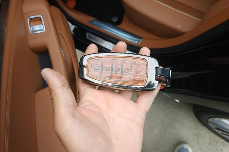 Used Hongqi H9 2020 2.0T Smart Connect Flagship Edition Vehicle Key