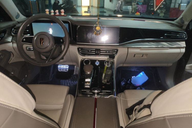 Used Hongqi H9 2020 2.0T Smart Connect Flagship Edition Center Console