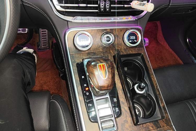 Used Hongqi H9 2020 2.0T Smart Connect Flagship Edition Gear Lever