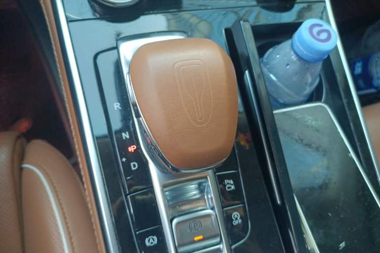 Used Hongqi H9 2020 2.0T Smart Connect Flagship Edition Gear Lever