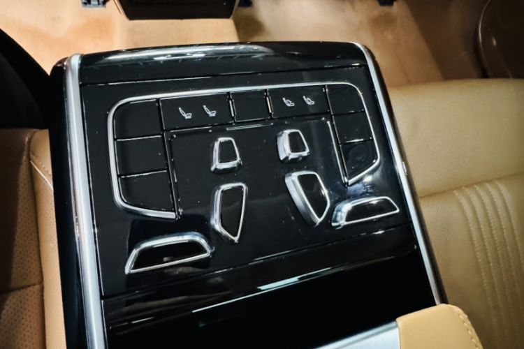 Used Hongqi H9 2020 2.0T Smart Connect Flagship Edition Interior 12