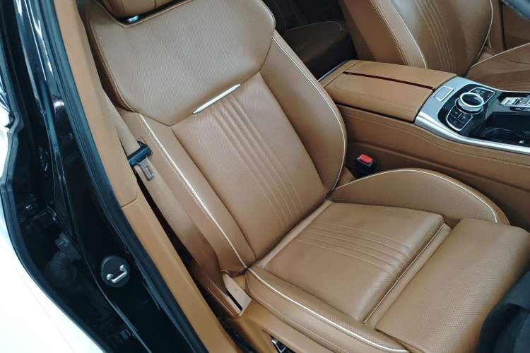 Used Hongqi H9 2020 2.0T Smart Connect Flagship Edition Right Front Seat