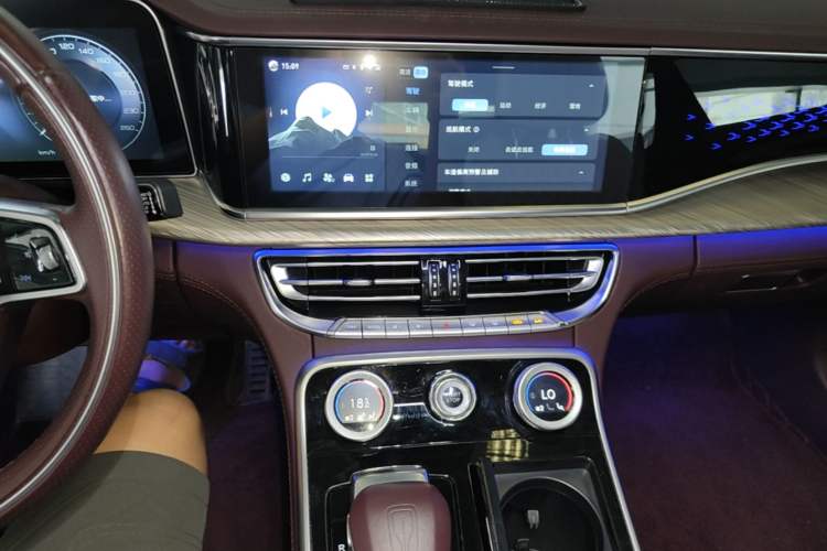Used Hongqi H9 2020 2.0T Smart Connect Flagship Edition Audio And AC Panel