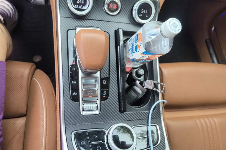 Used Hongqi H9 2020 2.0T Smart Connect Flagship Edition Gear Lever