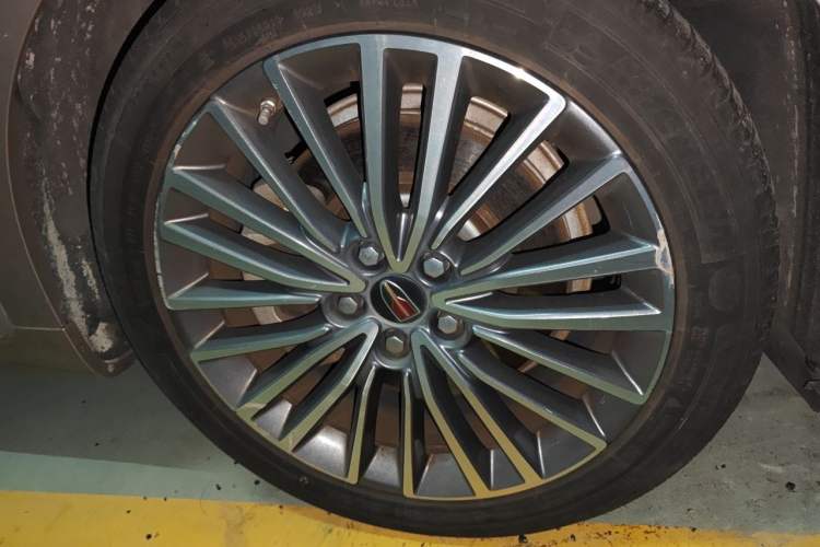 Used Hongqi H9 2020 2.0T Smart Connect Flagship Edition Right Front Wheel Hub