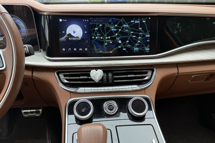 Used Hongqi H9 2020 2.0T Smart Connect Flagship Edition Audio And AC Panel