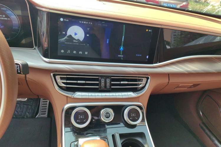 Used Hongqi H9 2020 2.0T Smart Connect Flagship Edition Audio And AC Panel
