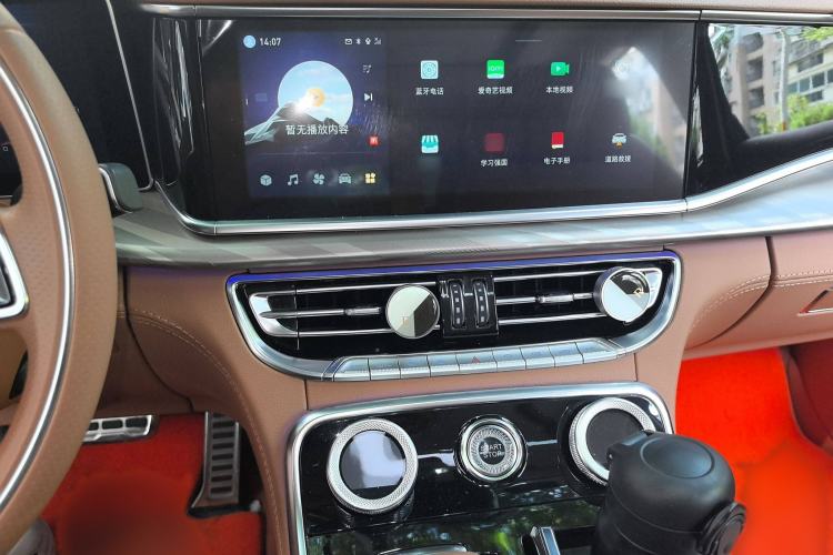 Used Hongqi H9 2020 2.0T Smart Connect Flagship Edition Audio And AC Panel