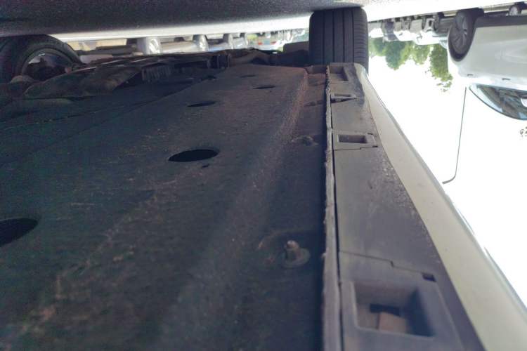 Used Hongqi H9 2020 2.0T Smart Connect Flagship Edition Chassis Front Left