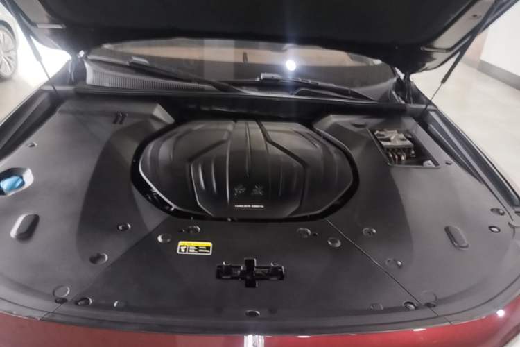 Used Hongqi H9 2020 Revised Version 2.0T Smart Connect Flagship Edition Engine Bay