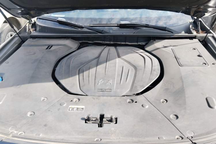 Used Hongqi H9 2020 2.0T Smart Connect Flagship Edition Engine Bay