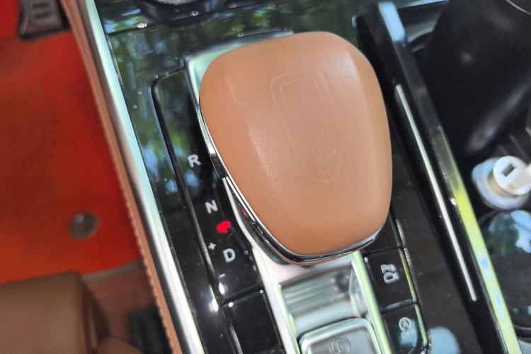 Used Hongqi H9 2020 2.0T Smart Connect Flagship Edition Gear Lever