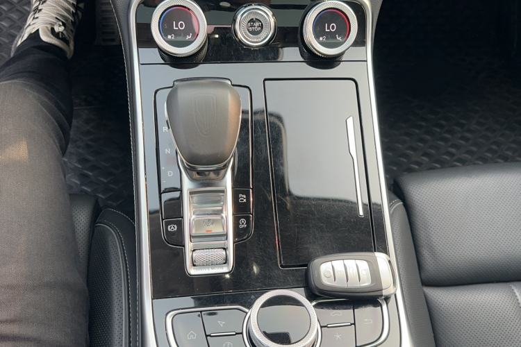 Used Hongqi H9 2020 2.0T Smart Connect Flagship Edition Gear Lever