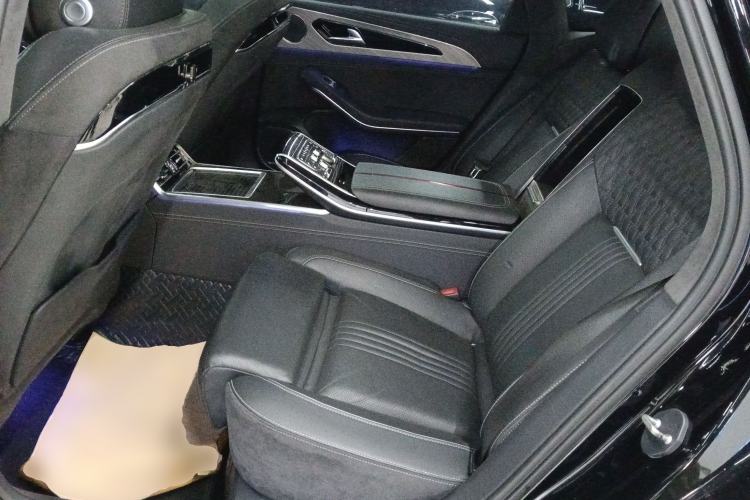 Used Hongqi H9 2020 3.0T Smart Connect Flagship Four-Seat Version Interior 4