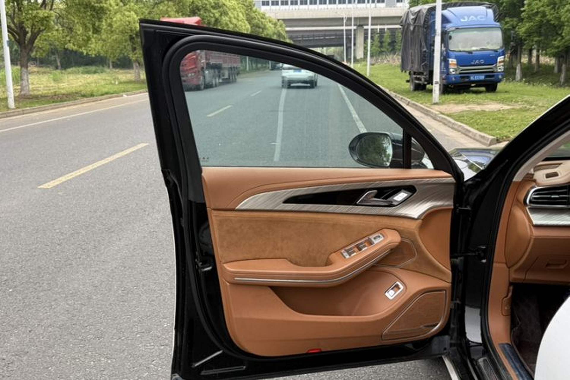 Used Hongqi H9 2020 2.0T Smart Connect Flagship Edition Interior 9