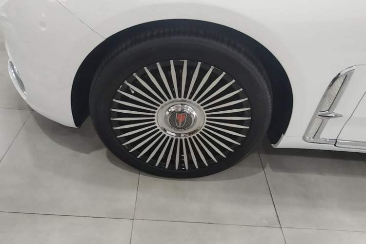 Used Hongqi H9 2020 Revised Version 2.0T Smart Connect Flagship Edition Left Front Wheel Hub