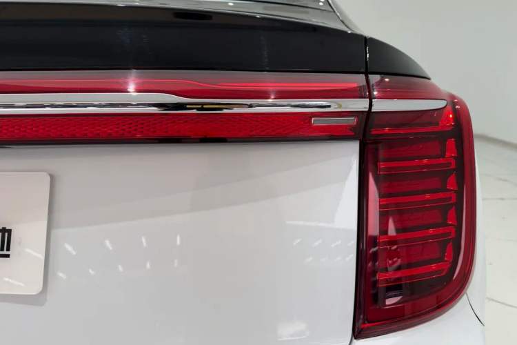 Used Hongqi H9 2020 2.0T Smart Connect Flagship Edition Right Rear Taillight