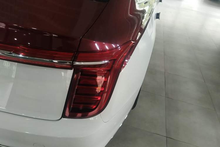 Used Hongqi H9 2020 Revised Version 2.0T Smart Connect Flagship Edition Right Rear Taillight