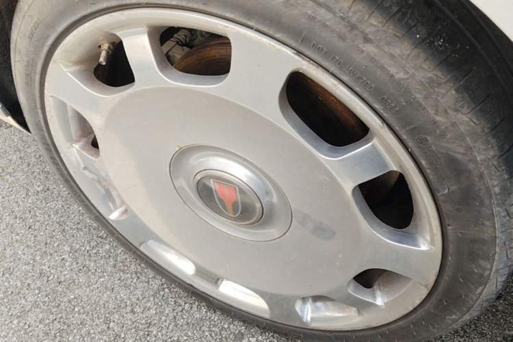 Used Hongqi H9 2020 2.0T Smart Connect Flagship Edition Right Rear Wheel Hub