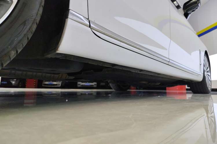 Used Hongqi H9 2020 3.0T Smart Connect Flagship Four-Seat Version Right Side Sill