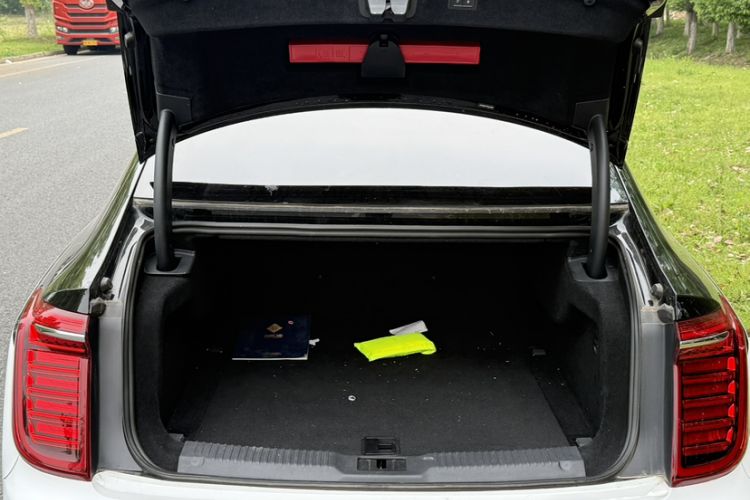 Used Hongqi H9 2020 2.0T Smart Connect Flagship Edition Trunk