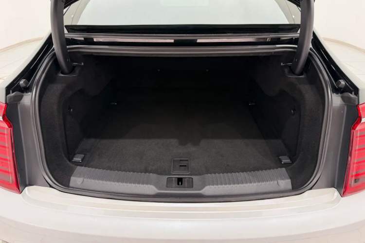 Used Hongqi H9 2020 2.0T Smart Connect Flagship Edition Trunk