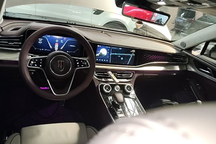 Used Hongqi H9 2020 3.0T Smart Connect Flagship Four-Seat Version Center Console