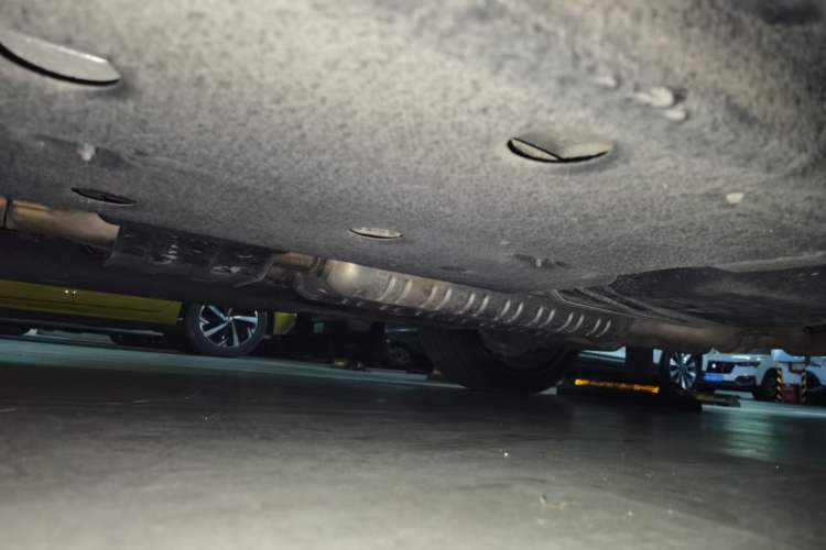 Used Hongqi H9 2020 2.0T Smart Connect Flagship Edition Chassis Rear Left