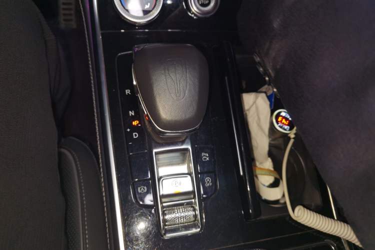 Used Hongqi H9 2020 2.0T Smart Connect Flagship Edition Gear Lever