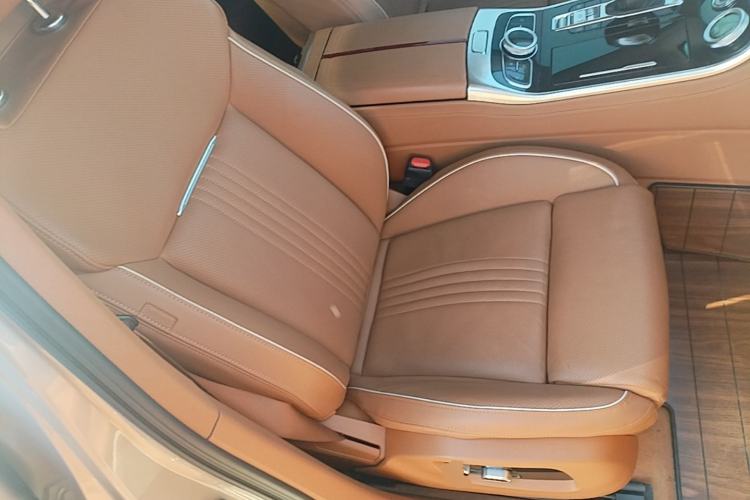Used Hongqi H9 2020 2.0T Smart Connect Flagship Edition Right Front Seat