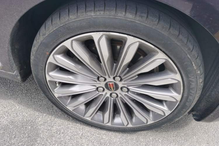 Used Hongqi H9 2020 3.0T Smart Connect Flagship Four-Seat Version Right Front Wheel Hub