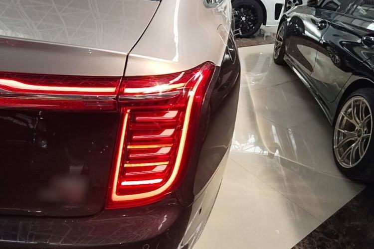 Used Hongqi H9 2020 3.0T Smart Connect Flagship Four-Seat Version Right Rear Taillight