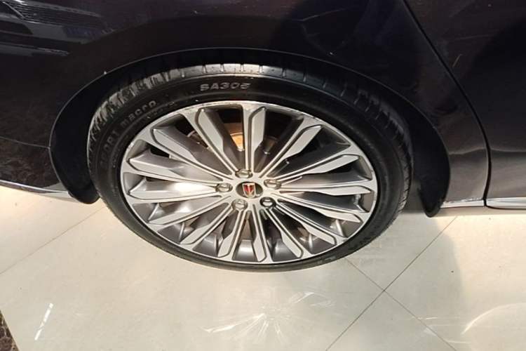 Used Hongqi H9 2020 3.0T Smart Connect Flagship Four-Seat Version Right Rear Wheel Hub