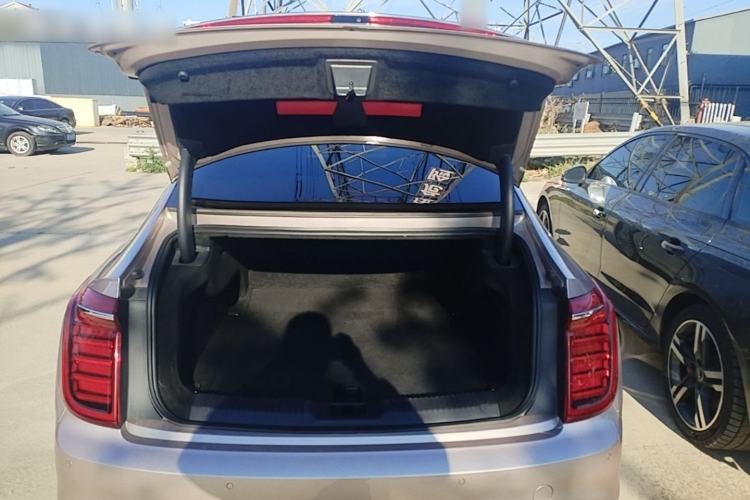 Used Hongqi H9 2020 2.0T Smart Connect Flagship Edition Trunk