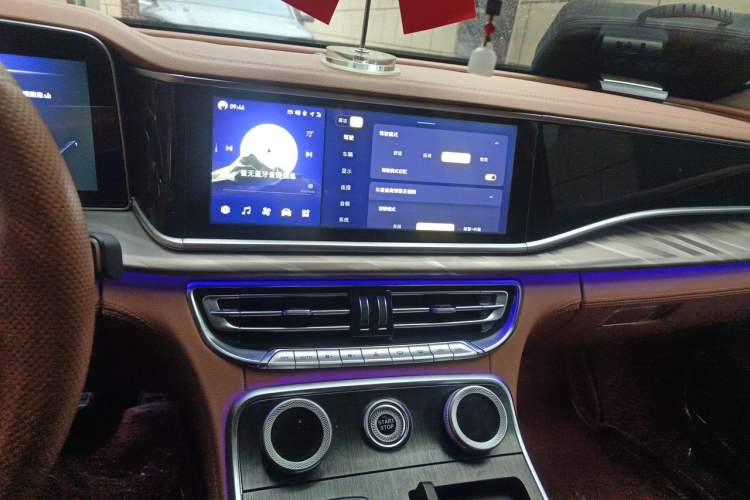 Used Hongqi H9 2022 2.0T Smart Connect Flagship Edition Audio And AC Panel