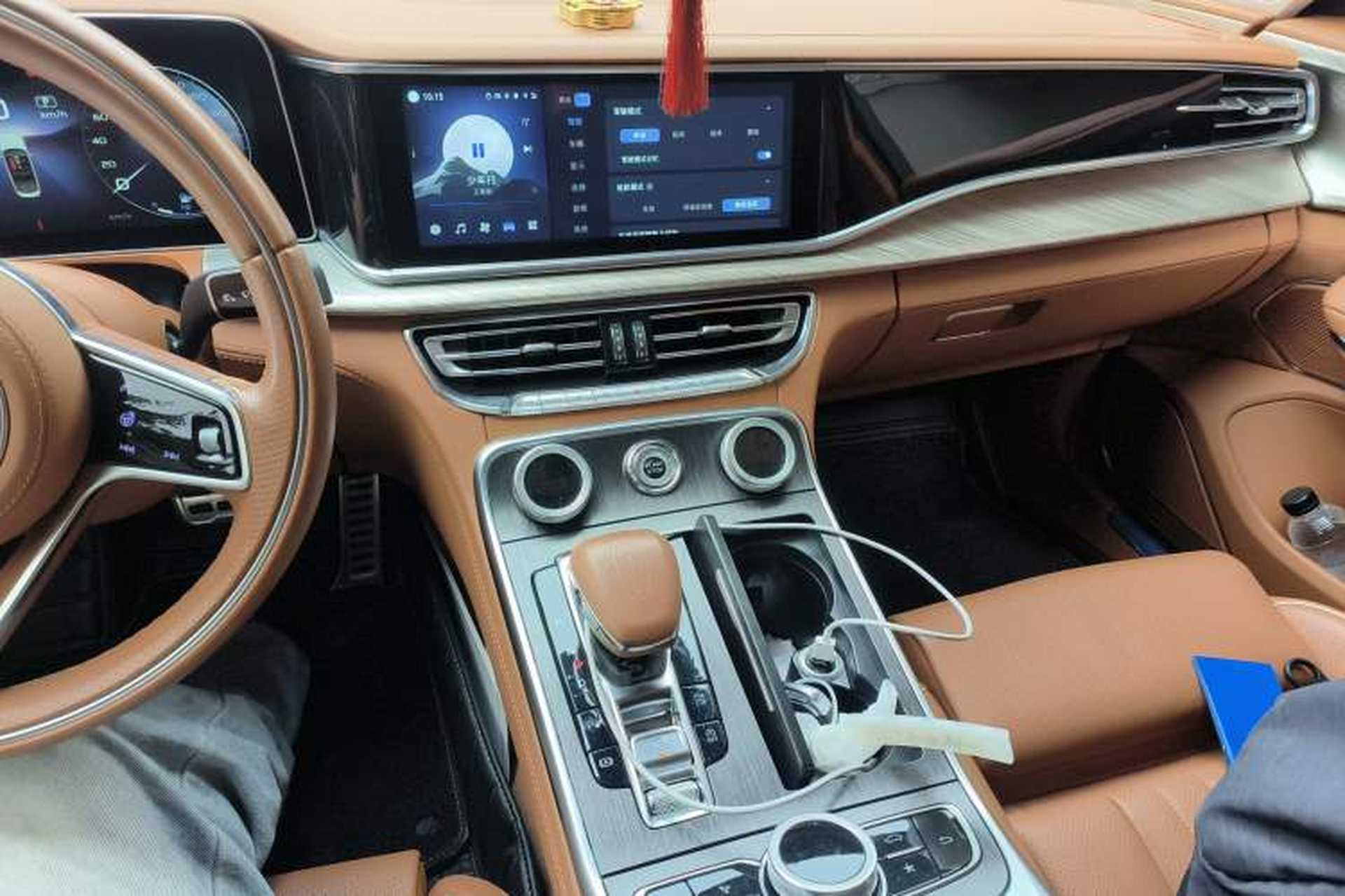 Used Hongqi H9 2022 2.0T Smart Connect Flagship Edition Audio And AC Panel