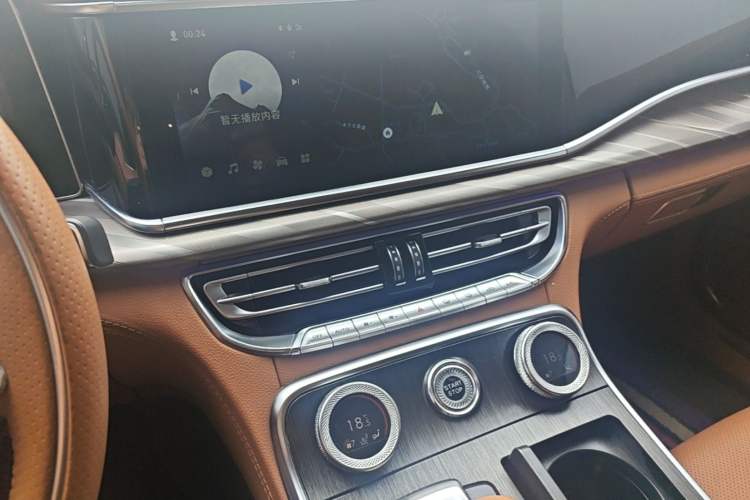 Used Hongqi H9 2022 2.0T Smart Connect Flagship Edition Audio And AC Panel