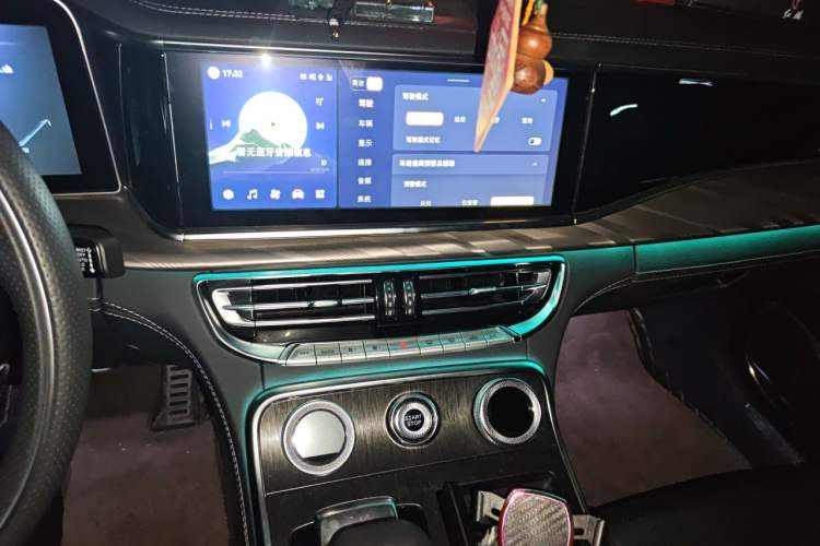 Used Hongqi H9 2022 2.0T Smart Connect Flagship Edition Audio And AC Panel