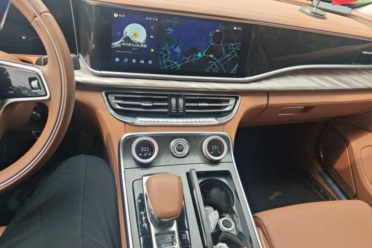 Used Hongqi H9 2022 2.0T Smart Connect Flagship Edition Audio And AC Panel