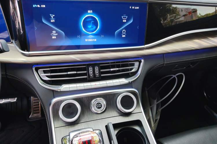 Used Hongqi H9 2022 2.0T Smart Connect Flagship Edition Audio And AC Panel