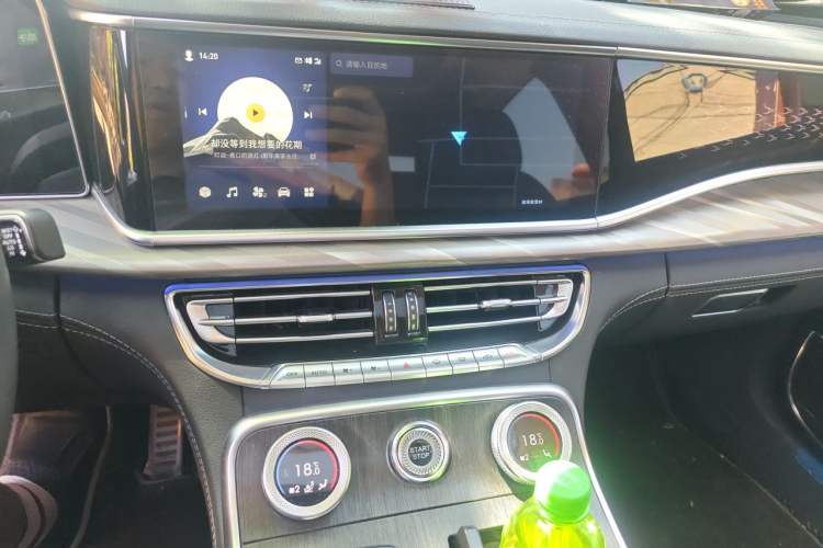 Used Hongqi H9 2022 2.0T Smart Connect Flagship Edition Audio And AC Panel