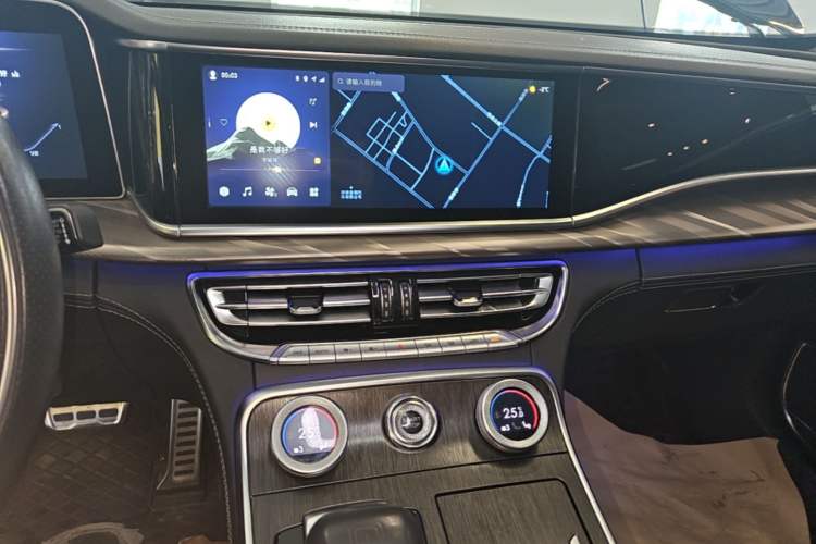 Used Hongqi H9 2022 2.0T Smart Connect Flagship Edition Audio And AC Panel