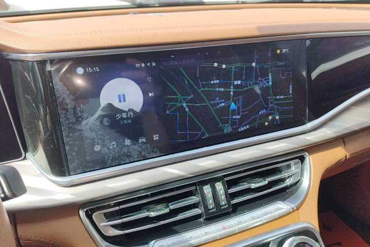 Used Hongqi H9 2022 2.0T Smart Connect Flagship Edition Audio And AC Panel