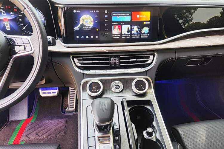Used Hongqi H9 2022 2.0T Smart Connect Flagship Edition Audio And AC Panel