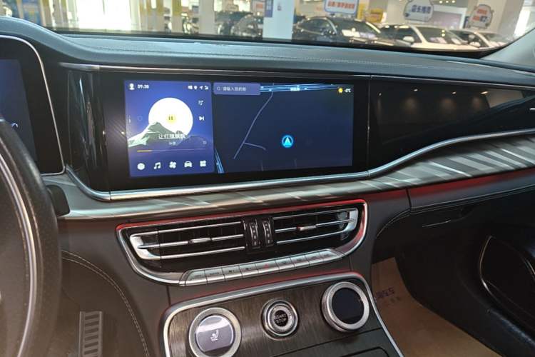Used Hongqi H9 2022 2.0T Smart Connect Flagship Edition Audio And AC Panel