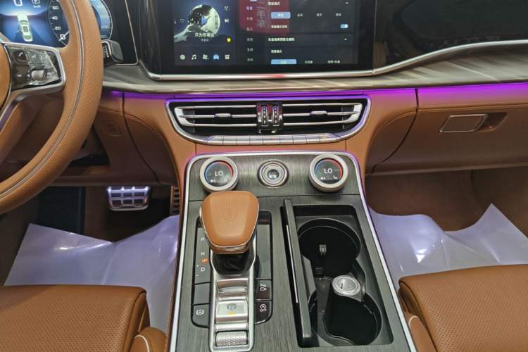 Used Hongqi H9 2022 2.0T Smart Connect Flagship Edition Audio And AC Panel