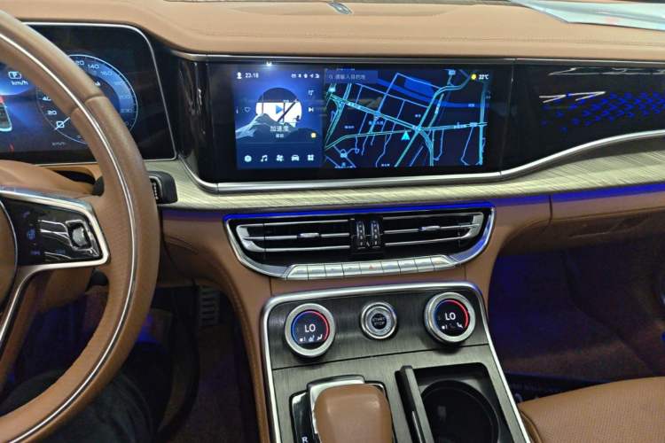 Used Hongqi H9 2022 2.0T Smart Connect Flagship Edition Audio And AC Panel