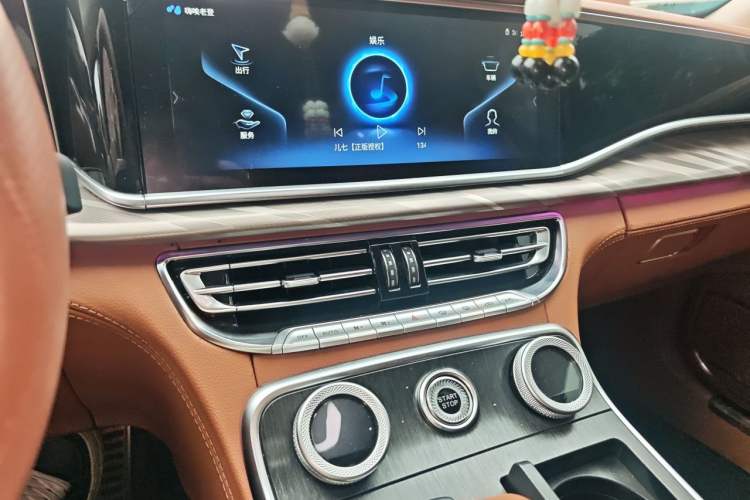 Used Hongqi H9 2022 2.0T Smart Connect Flagship Edition Audio And AC Panel